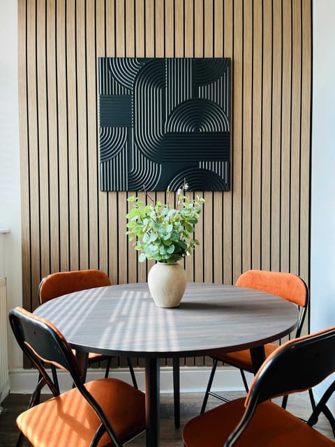 Spacious Victorian 5Bedroom 5Bathroom w Free Parking House in England