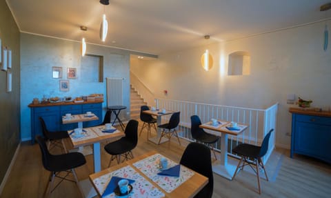 Dining area, Buffet breakfast