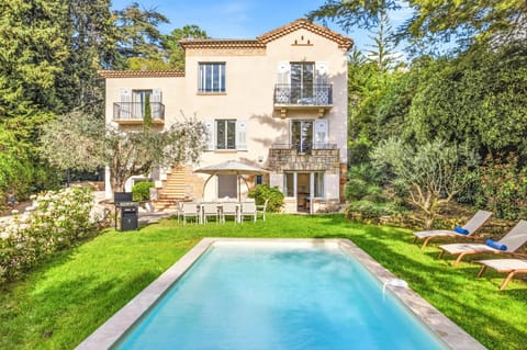 Property building, Garden, Pool view, Swimming pool, sunbed