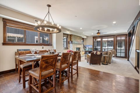 Silver Star #104 - 3 Bed Condo Spa House in Park City