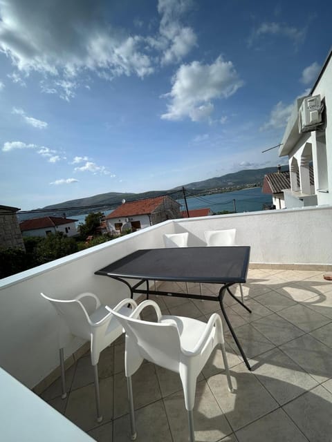 Balcony/Terrace, Seating area, Sea view