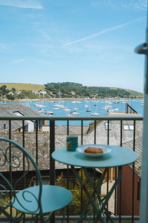 Natural landscape, Balcony/Terrace, Dining area, Sea view