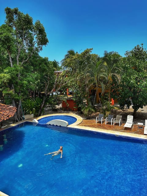 Swimming pool