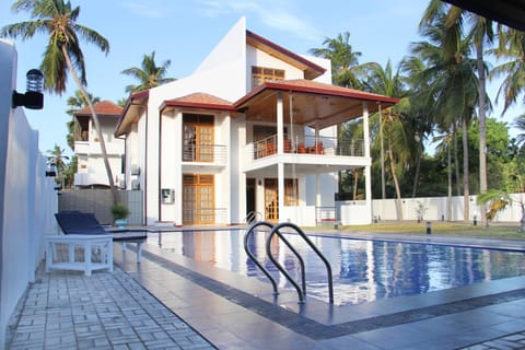 Property building, Day, Pool view, Swimming pool