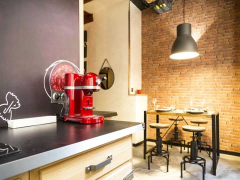 Coffee/tea facilities, Dining area