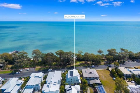 Neighbourhood, Natural landscape, Bird's eye view, Beach, Street view