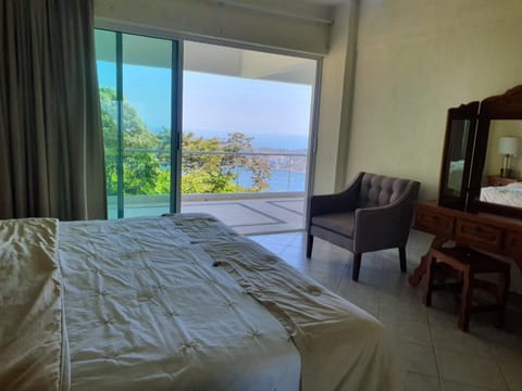 Ocean Front B1 Apartment in Acapulco