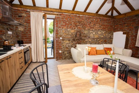 Modern Clock Tower Apartments- Free Parking & Balcony Apartment in Bitola