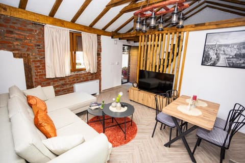 Modern Clock Tower Apartments- Free Parking & Balcony Apartment in Bitola