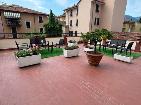 Balcony/Terrace, Internal: Not applicable to any particular room