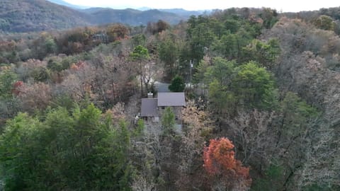 Property building, Day, Neighbourhood, Natural landscape, Bird's eye view, View (from property/room), View (from property/room), Decorative detail, Decorative detail, Autumn, City view, City view, Mountain view, Mountain view