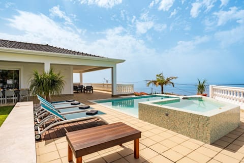 Patio, Natural landscape, View (from property/room), Balcony/Terrace, Balcony/Terrace, Pool view, Sea view, Swimming pool, sunbed