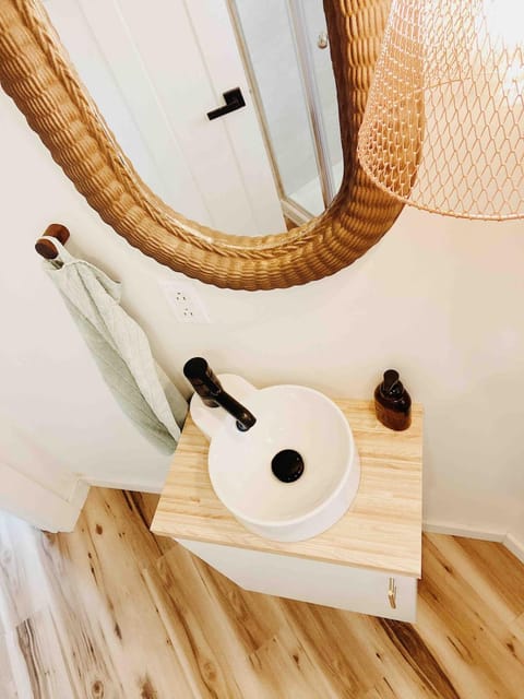 Honeymoon Hollow House in Travelers Rest