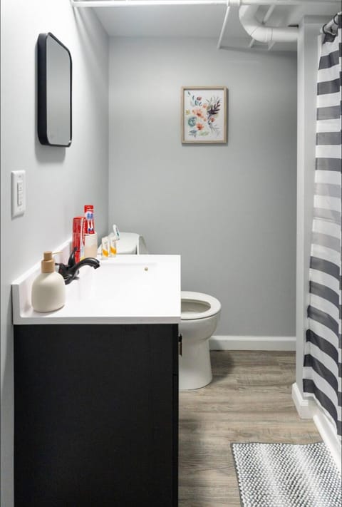 Elegant 5 bedrooms Home Near Millikin Univ House in Decatur