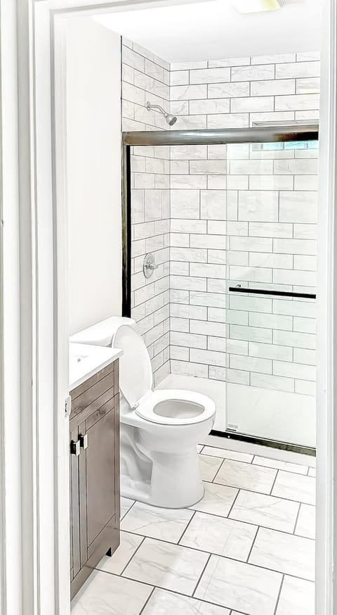 Elegant 5 bedrooms Home Near Millikin Univ House in Decatur