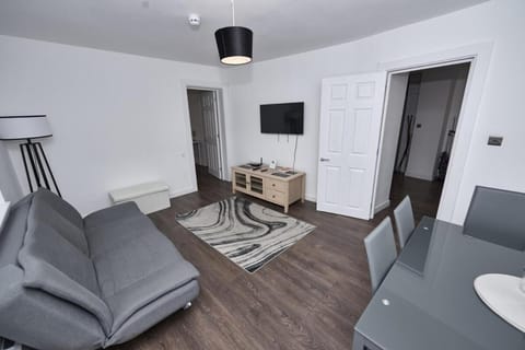 Apartment in Buckinghamshire with Secured Parking Apartment in Aylesbury