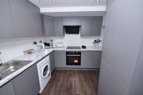 Apartment in Buckinghamshire with Secured Parking Apartment in Aylesbury