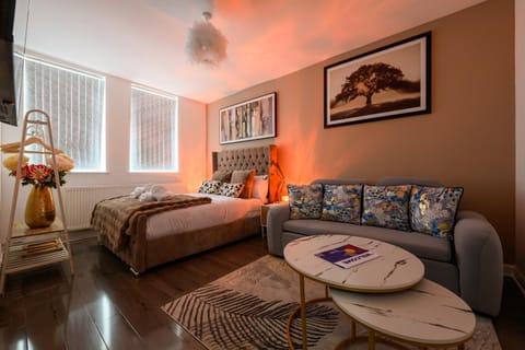 Prestige Rooms MCR - Close to City Centre-Etihad Stadium - Fast WIFI Vacation rental in Manchester