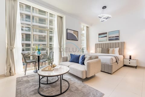 Bed, Living room, Photo of the whole room, Seating area, Dining area, Bedroom