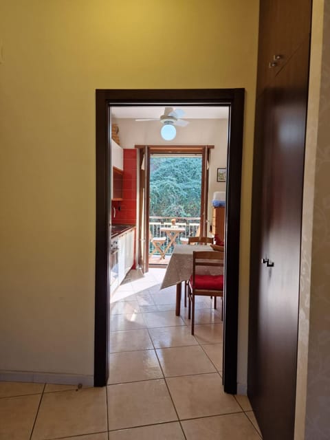 Balcony/Terrace, Dining area, Mountain view