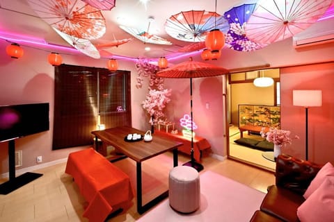 TV and multimedia, Living room, Seating area, Dining area