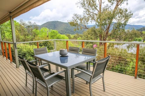 Patio, Natural landscape, Balcony/Terrace, Dining area, Mountain view