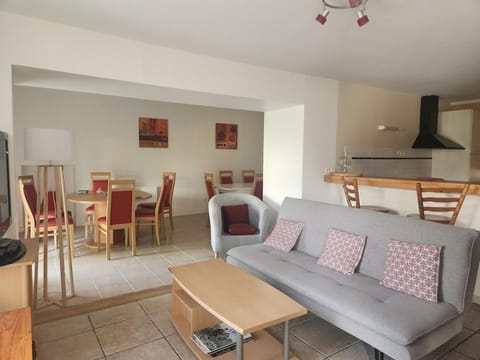 Living room, Seating area, Dining area