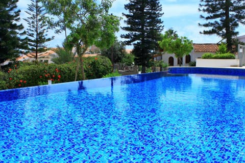 Garden, Swimming pool
