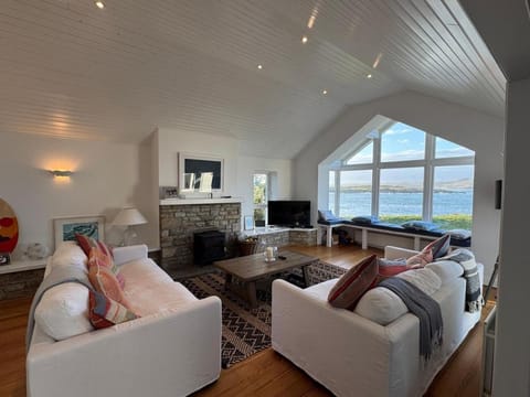 Frontline Beach House access via private steps House in Longford