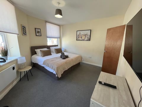 2 Bedroom Apartment in Swindon Town Centre Apartment in Swindon