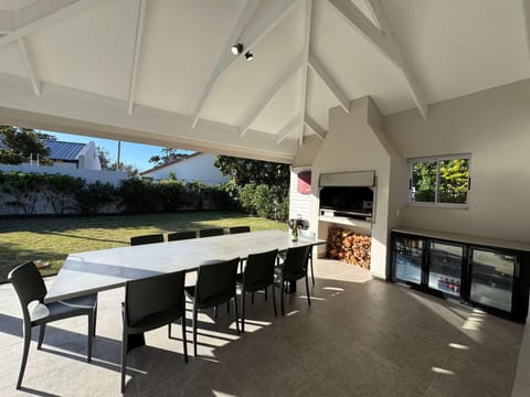 Sanctuary Sands Villa - 5BD Pool Near Beach Villa in Plettenberg Bay