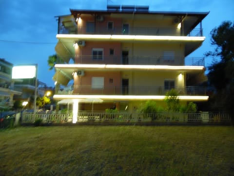 Four Seasons 2 Apartment in Pieria, Greece