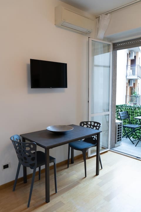 TV and multimedia, View (from property/room), Balcony/Terrace, Seating area, Dining area, air conditioner