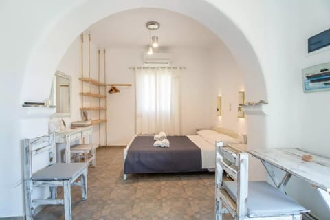 Green Retreat Studios Apartment in Paros, Greece