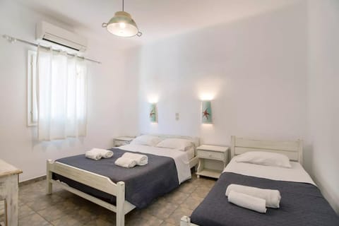 Green Retreat Studios Apartment in Paros, Greece