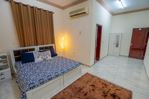 Bed, Photo of the whole room, Bedroom, wardrobe, air conditioner