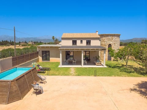 Property building, Facade/entrance, Off site, Swimming pool, Swimming pool