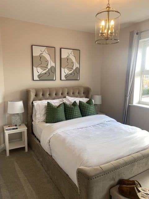 2 bed apartment Moulton Park Apartment in Northampton