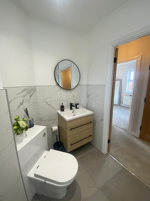 2 bed apartment Moulton Park Apartment in Northampton