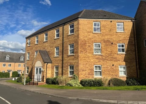 2 bed apartment Moulton Park Apartment in Northampton