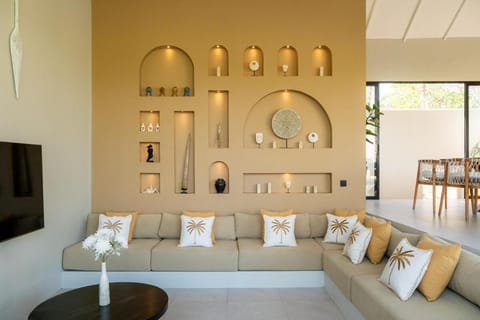 Villa Elania 6 Bedrooms Villa in Kediri