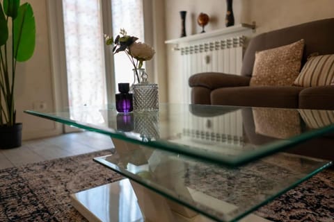 Modern Family Apartment Near the Hospital, Netflix & Free Wi-Fi Apartment in Province of Brescia