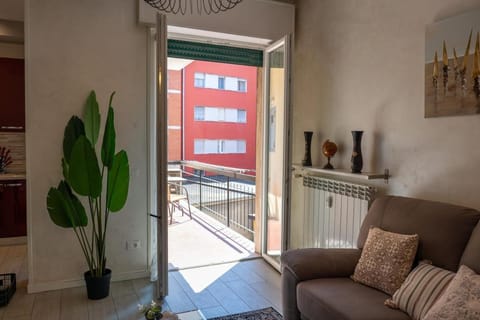 Modern Family Apartment Near the Hospital, Netflix & Free Wi-Fi Apartment in Province of Brescia