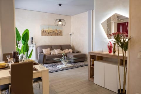 Modern Family Apartment Near the Hospital, Netflix & Free Wi-Fi Apartment in Province of Brescia
