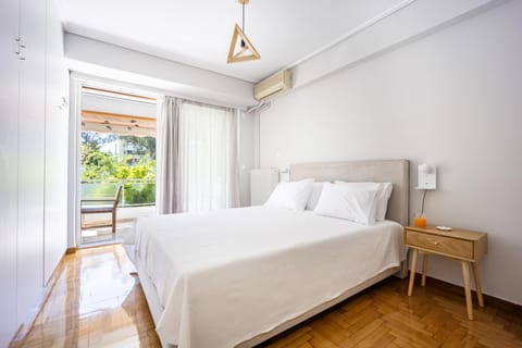 Bed, Photo of the whole room, Bedroom, air conditioner