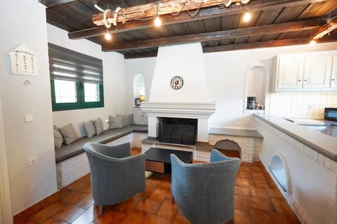 Kitchen or kitchenette, Seating area