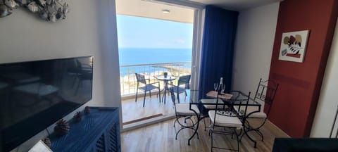 TV and multimedia, Balcony/Terrace, Living room, Seating area, Dining area, Sea view