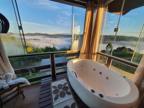 Hot Tub, Balcony/Terrace, Mountain view, Bath