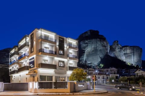 Property building, Night, Location