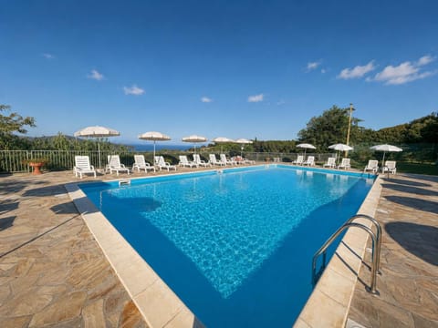 Pool view, Swimming pool, sunbed